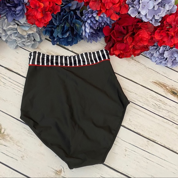 Retro Black & White Dot High Waist Push-Up Bikini - Picture 14 of 16